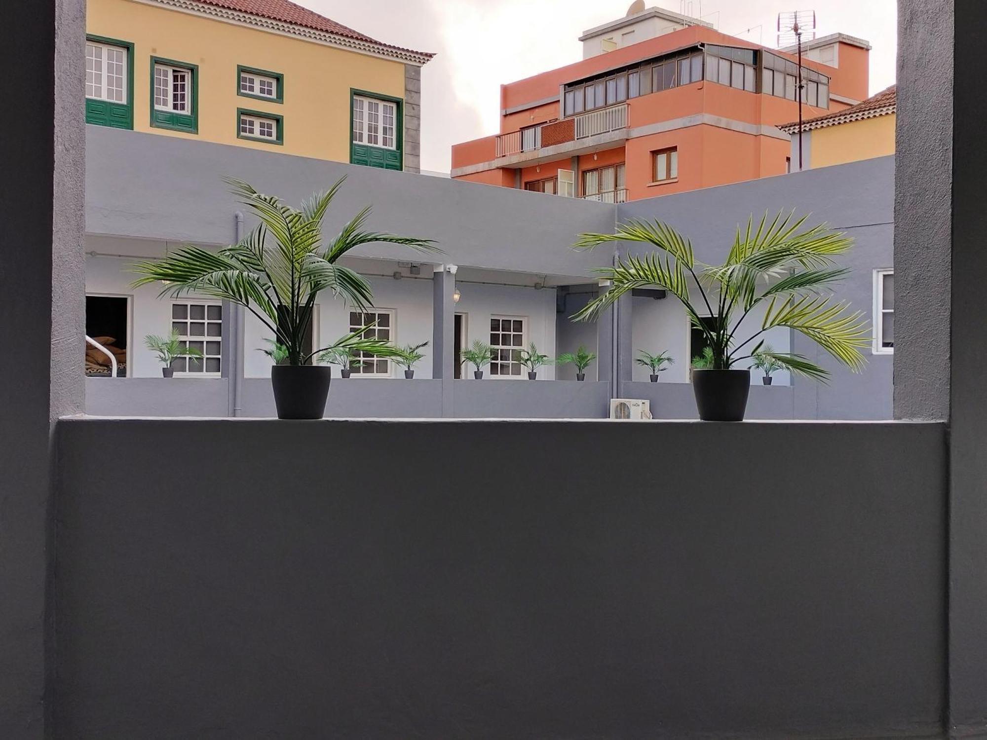 Room27- City Center La Laguna  Luaran gambar