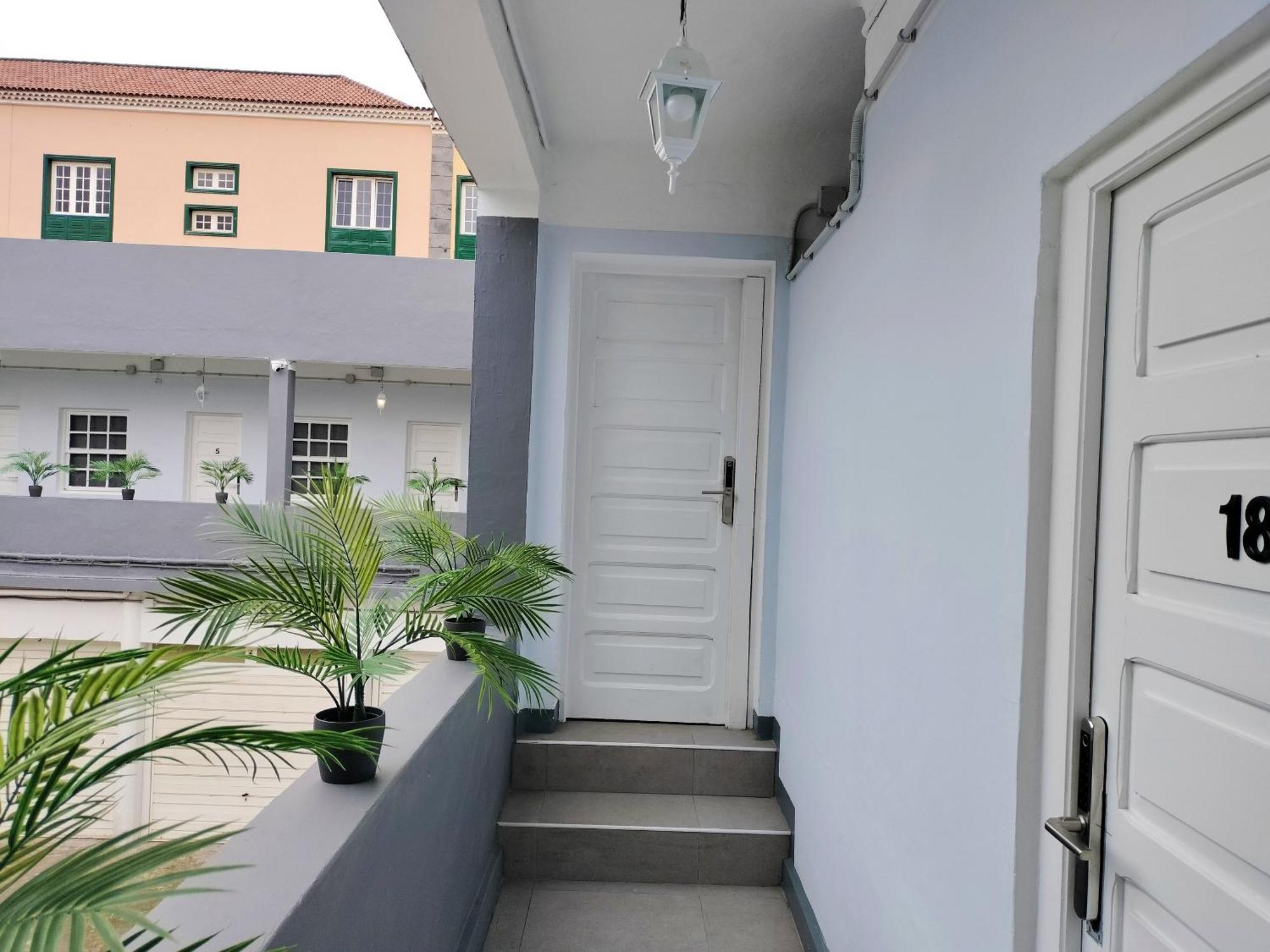 Room27- City Center La Laguna  Luaran gambar